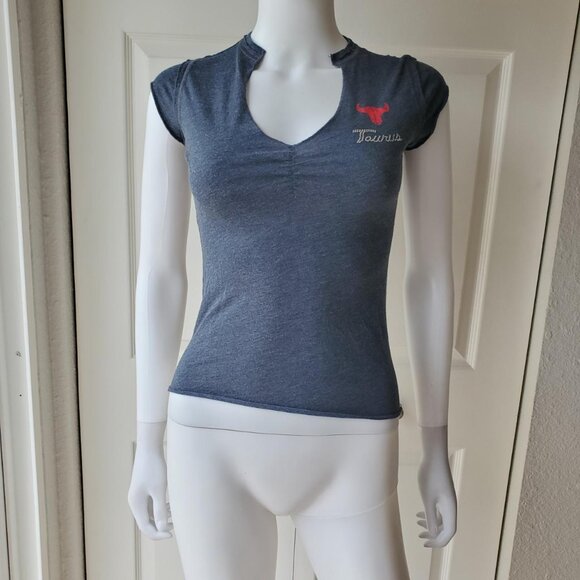 wet seal y2k taurus mini tee - Picture 2 of 8